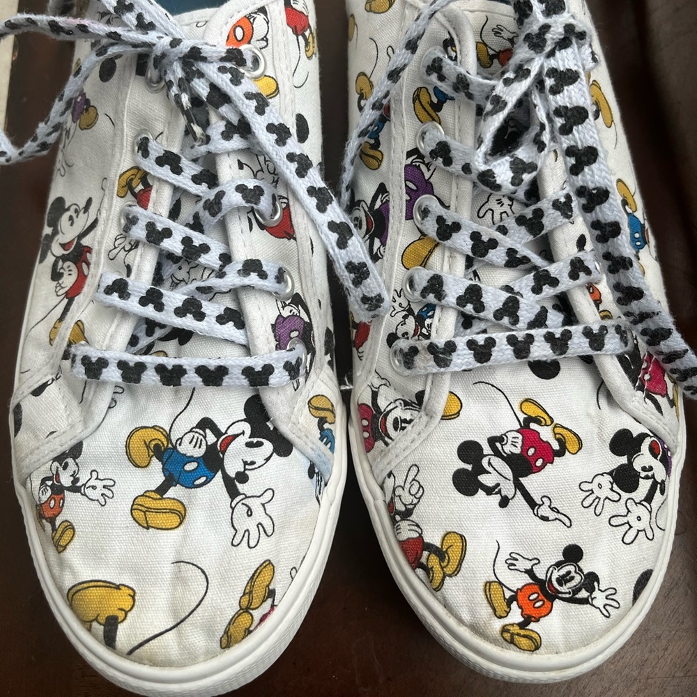 Authentic Disney Mickey Mouse  Tennis Shoes